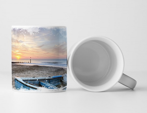 Paul Sinus Art Tasse Geschenk Landschaftsfotografie – Hellblaues Holzboot am Strand