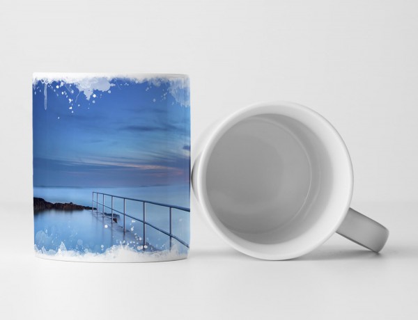 Paul Sinus Art Tasse Geschenk Landschaftsfotografie – Einsames Geländer im Meer