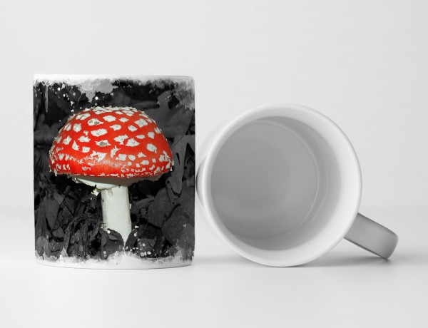 Paul Sinus Art Tasse Geschenk Naturfotografie – roter giftiger Fliegenpilz in rot auf schwarz weiß