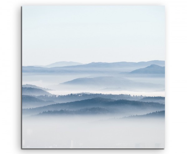 Paul Sinus Art Landschaftsfotografie – Waldkette im Nebel auf Leinwand