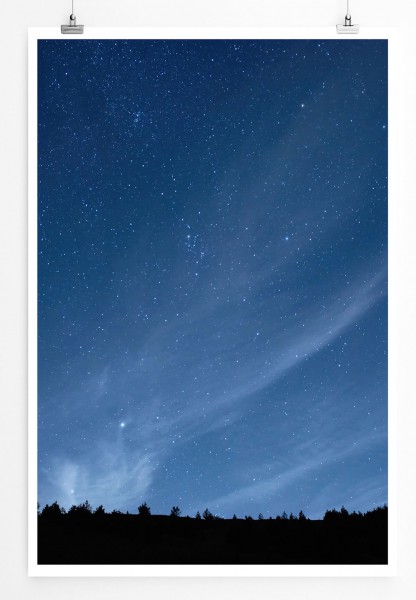 Paul Sinus Art 60x90cm Landschaftsfotografie Poster Riesiger Sternenhimmel über Baumreihe