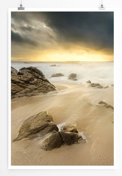 Paul Sinus Art 60x90cm Landschaftsfotografie Poster Strand mit Sonne und dramatischen Wolken