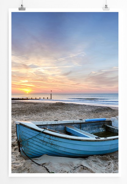 Paul Sinus Art 90x60cm Poster Hellblaues Holzboot am Strand