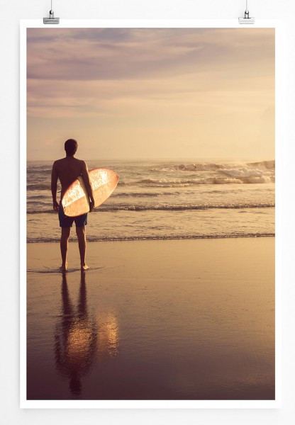 Paul Sinus Art Surfer mit Brett am Strand 60x90cm Poster