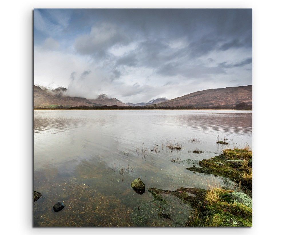 Landschaftsfotografie –  Alte Schlossruine am See auf Leinwand