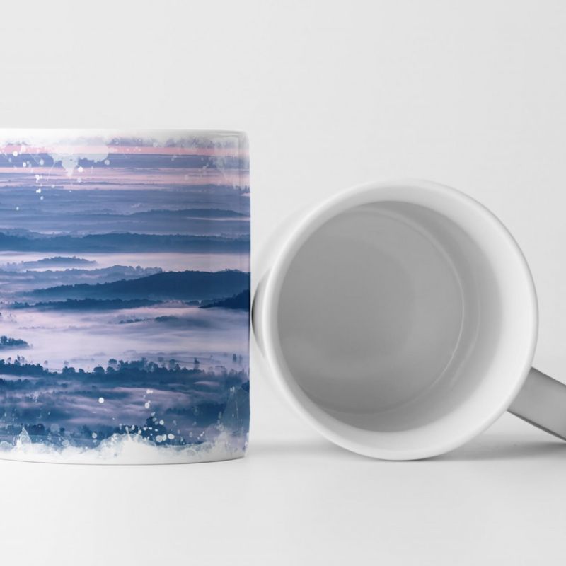 Tasse Geschenk Naturfotografie – erstes Morgenlicht mit Nebel überm Tal