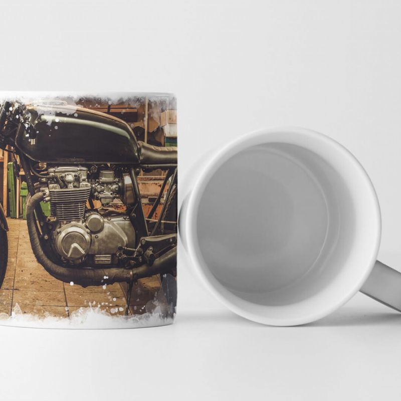 Tasse Geschenk Künstlerische Fotografie – Vintage Motorrad in der Garage