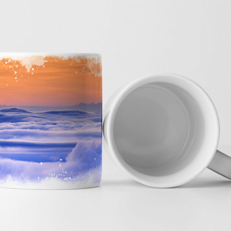 Tasse Geschenk Landschaftsfotografie – Berglandschaft bedeckt von Wolken