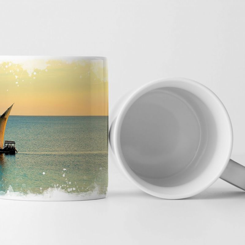 Tasse Geschenk Landschaftsfotografie –  Einsames Segelschiff auf See