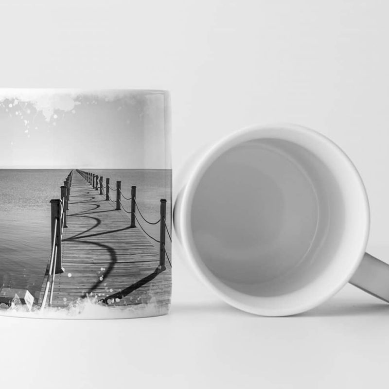 Tasse Geschenk Landschaftsfotografie – Einsamer Pier auf stiller See