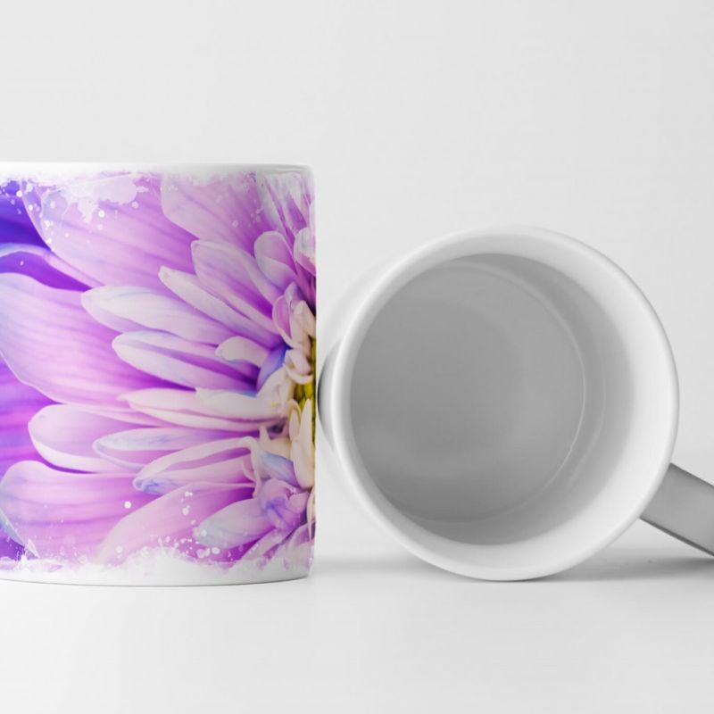 Tasse Geschenk Gerbera – pink violett isoliert auf schwarz