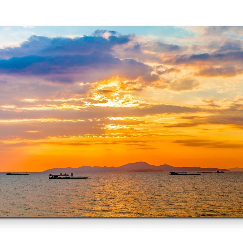 Wunderschöner Sonnenaufgang am Meer – Leinwandbild