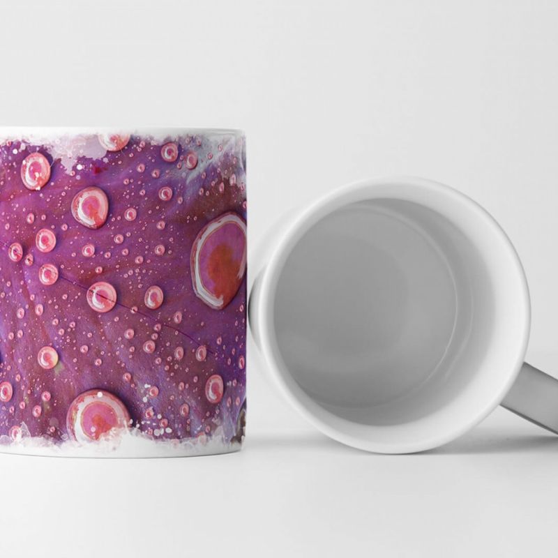 Tasse Geschenk Naturfotografie – Wassertropfen auf lila Lotusblatt