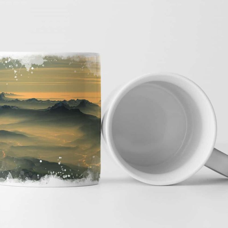 Tasse Geschenk Fotocollage – Fantastische Berglandschaft im Nebel