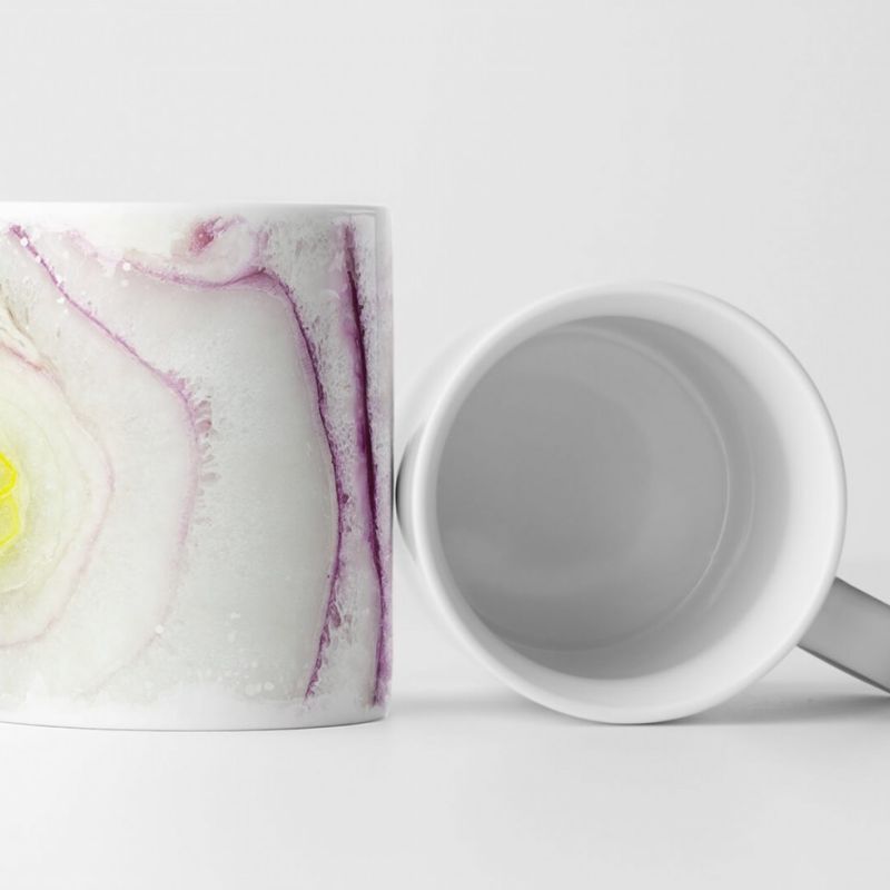 Tasse Geschenk Food-Fotografie – Aufgeschnittene lila Zwiebel mit Ringen