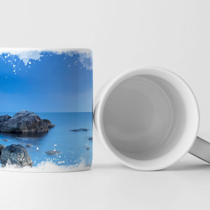 Tasse Geschenk Landschaftsfotografie – Felsen in blauer Landschaft