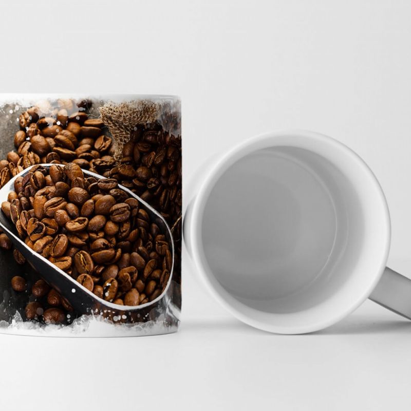 Tasse Geschenk Food-Fotografie – Frisch geröstete Kaffeebohnen