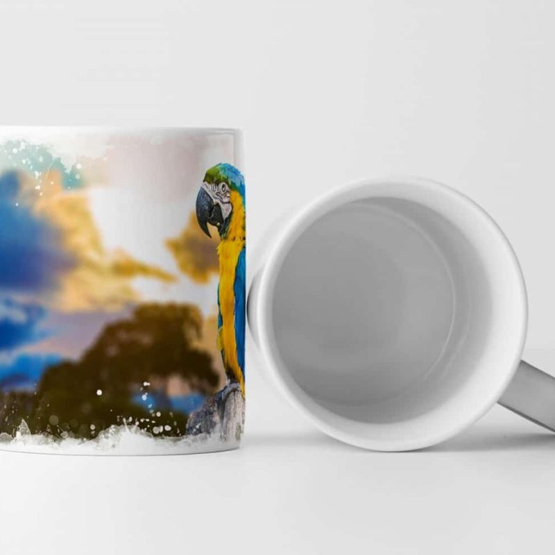 Tasse Geschenk Tierfotografie – Blau gelb Ara am brasilanischen Himmel