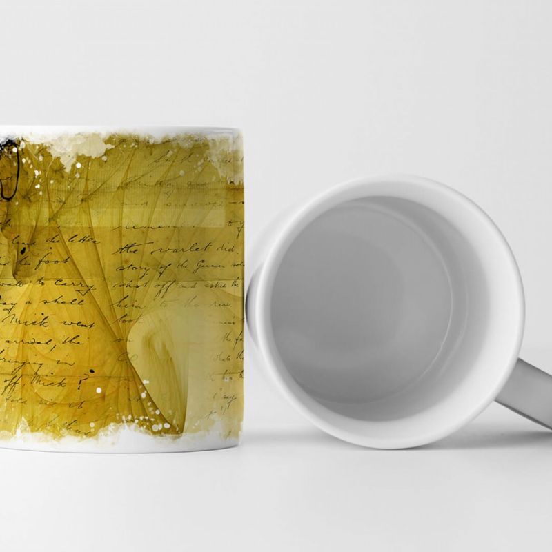 Tasse Geschenk antikes Pergament mit Schrift und Tintenflecken