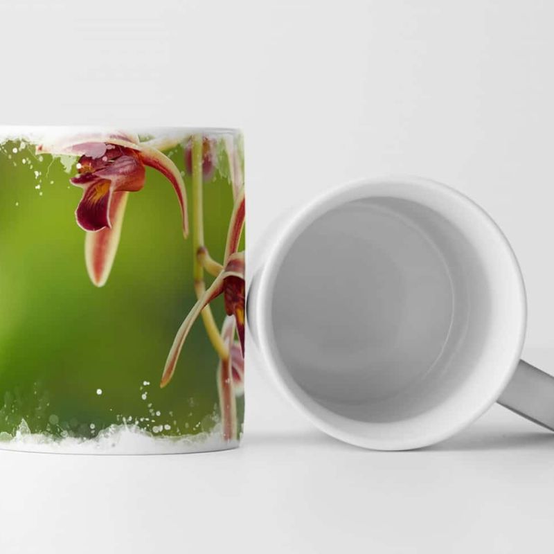 Tasse Geschenk Naturfotografie – Rote Orchidee auf grünem Hintergrund