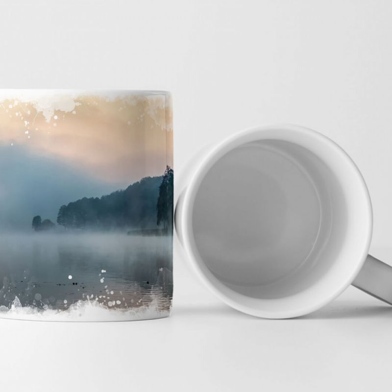 Tasse Geschenk Landschaftsfotografie – Nebel über See bei Sonnenaufgang