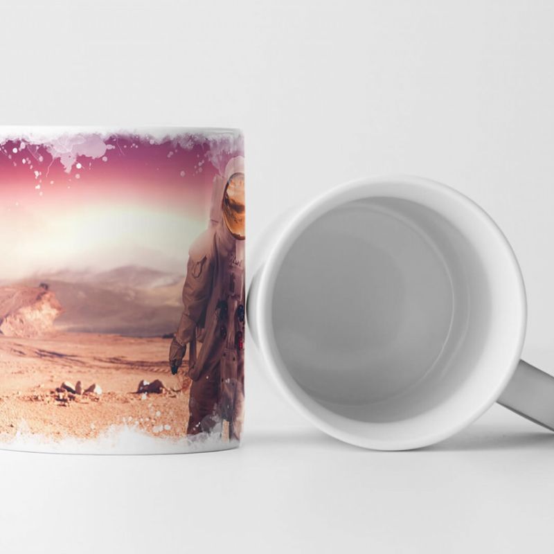 Tasse Geschenk Astronaut in Mondlandschaft