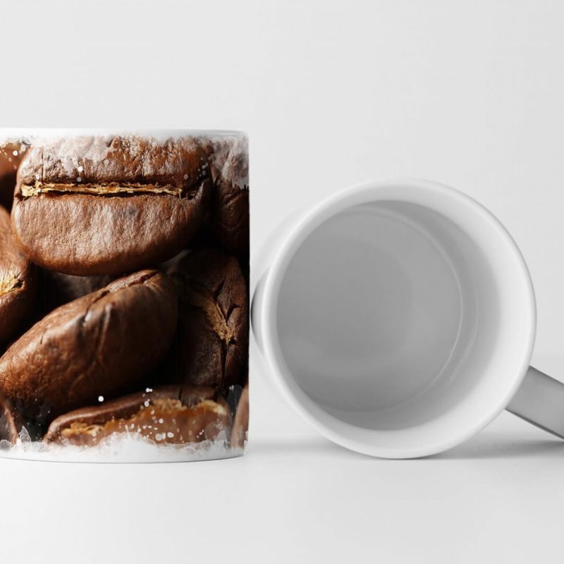 Tasse Geschenk Food-Fotografie – Geröstete braune Kaffeebohnen