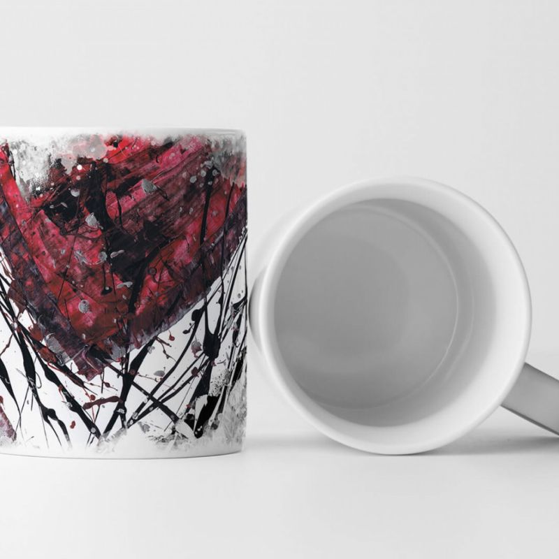 Tasse Geschenk weißer Hintergrund; dunkelrote-schwarze Abstraktionen