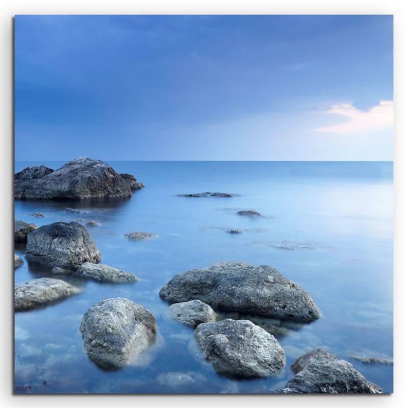 Landschaftsfotografie – Felsen in blauer Landschaft auf Leinwand