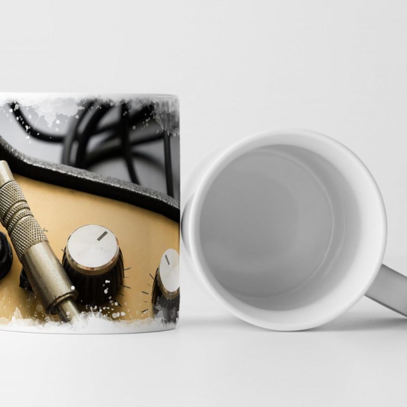 Tasse Geschenk schwarzer Gitarrenverstärker – Fotografie Makro