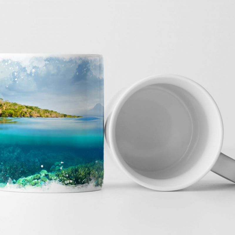 Tasse Geschenk Landschaftsfotografie – Buntes Korallenriff mit Vulkan