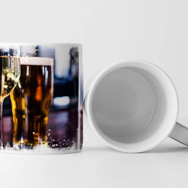 Tasse Geschenk Fotografie – Glas Wein und Bier in einer Bar