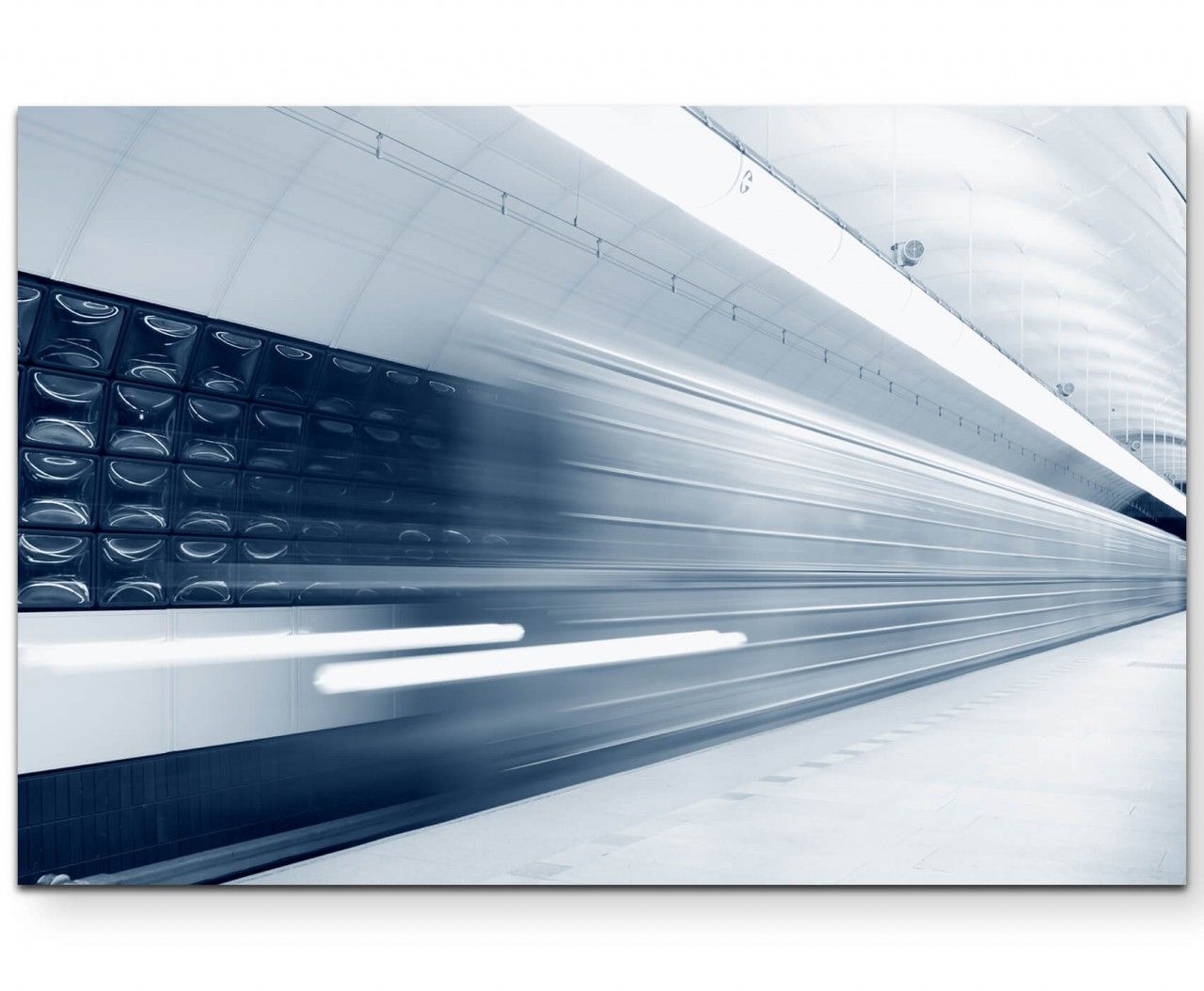 Abstrakte Fotografie  U-Bahnstation mit schnellem Zug – Leinwandbild