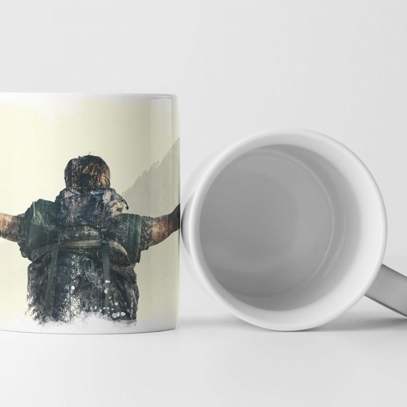 Tasse Geschenk Fotografie – Mann erreicht Berggipfel