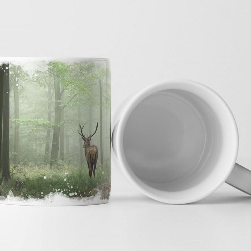 Tasse Geschenk Rentier im nebligen Wald