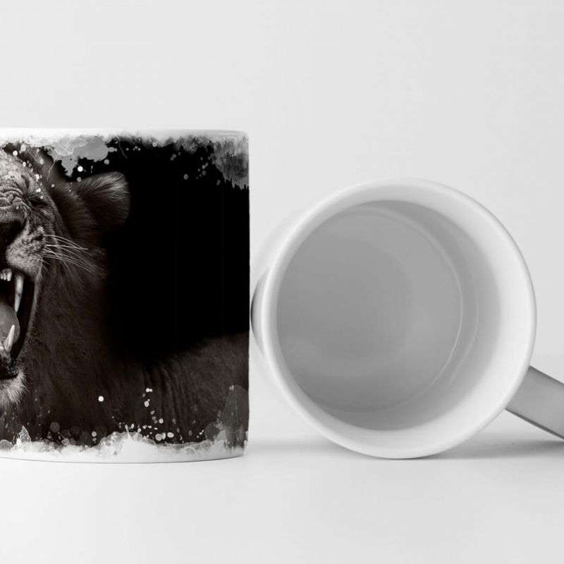 Tasse Geschenk Tierfotografie – Brüllender afrikanischer Löwe schwarz weiß