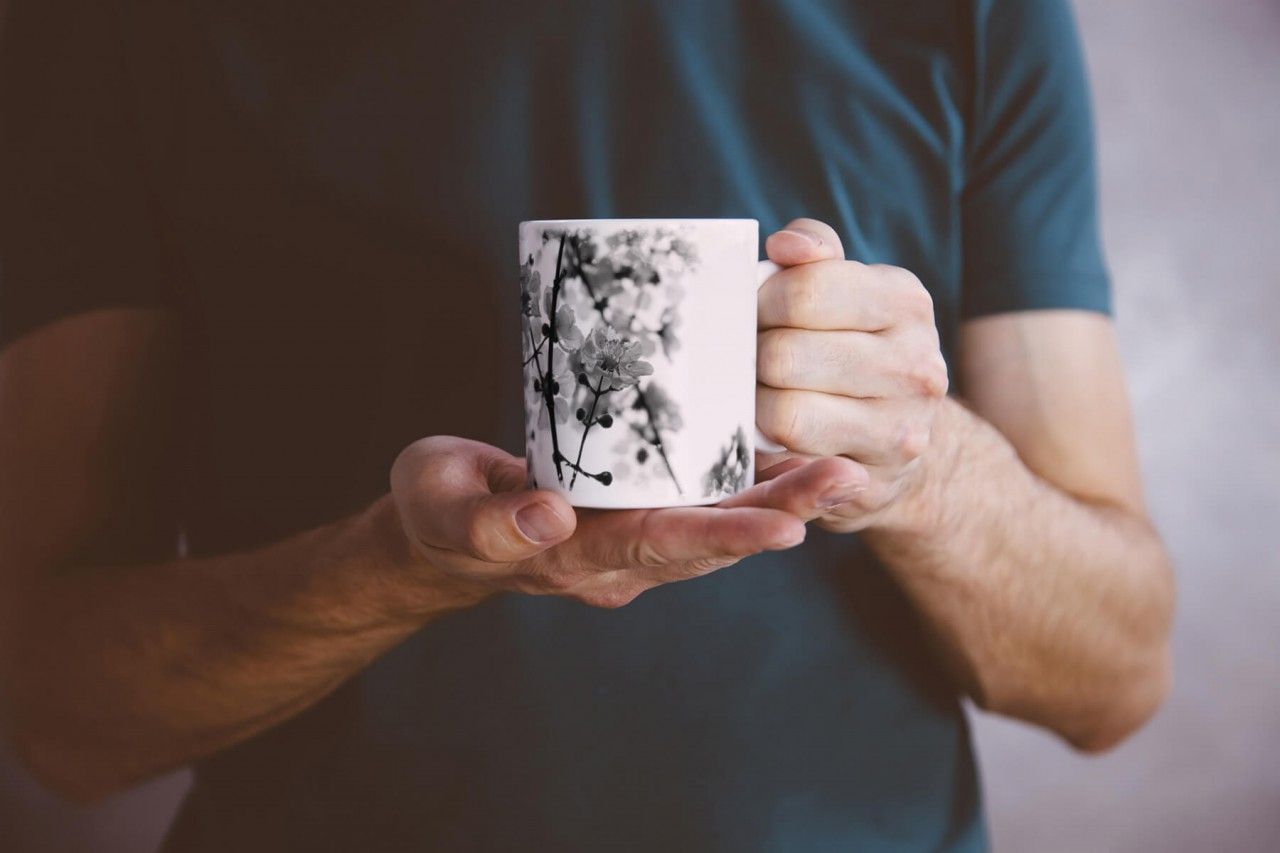 Tasse Geschenk  Naturfotografie – rosafarbene Frühlingsblüten, Tasse Geschenk Affe in natürlicher Umgebung – Fotografie Mauritius, Tasse Geschenk Der wilde Westen – Naturfotografie bei Sonnenuntergang, Tasse Geschenk Es schneit – Naturfotografie Winterwald, Tasse Geschenk Fotocollage – Erde bei einer flammenden Naturkatastrophe, Tasse Geschenk gelb rosa Sonnenaufgang – Naturfotografie, Tasse Geschenk Künstlerische Fotografie –  Geode in Naturfarben, Tasse Geschenk Künstlerische Fotografie – Die Natur und der Auerochse, Tasse Geschenk Künstlerische Fotografie – Natur und Wissenschaft, Tasse Geschenk Landschaftsfotografie – Natur Neuseelands am Lake Te Anau, Tasse Geschenk Landschaftsfotografie – Unberührte Natur der Malediven, Tasse Geschenk Nationalpark mit Wasserfall – Naturfotografie Thailand, Tasse Geschenk naturfarbene Grundierung + hellgrüne Linien, Tasse Geschenk Naturfotografie – Ausschnitt einer Felsenformation, Tasse Geschenk Naturfotografie – Palmenblätter, Tasse Geschenk Naturfotografie – Sanddüne, Tasse Geschenk Naturfotografie – Sonnenaufgang nahe Rezovo, Tasse Geschenk Naturfotografie – weißer Lotus, Tasse Geschenk Naturfotografie – Abstrakte violette Blumen mit Tau, Tasse Geschenk Naturfotografie – Adler fliegt über britische Landschaft, Tasse Geschenk Naturfotografie – Ähren auf dem Feld, Tasse Geschenk Naturfotografie – Ähren im Wind, Tasse Geschenk Naturfotografie – Alter Ahornbaum, Tasse Geschenk Naturfotografie – Alter großer Olivenbaum, Tasse Geschenk Naturfotografie – Altrosa Gerbera, Tasse Geschenk Naturfotografie – Amaryllisblüte in rose, Tasse Geschenk Naturfotografie – Antelope Canyon Page Arizona USA, Tasse Geschenk Naturfotografie – Ausschnitt einer Lotusblüte, Tasse Geschenk Naturfotografie – Australische Wildblume, Tasse Geschenk Naturfotografie – Australische Wildblume Murdannia graminea, Tasse Geschenk Naturfotografie – Bach im Wald bei Sonnenschein, Tasse Geschenk Naturfotografie – Baikalsee, Tasse Geschenk Naturfotografie – Bako National Park, Tasse Geschenk Naturfotografie – Barmsee in Deutschland, Tasse Geschenk Naturfotografie – Baum aus der Froschperspektive, Tasse Geschenk Naturfotografie – Baumwollpflanzen bei Sonnenaufgang, Tasse Geschenk Naturfotografie – Belichtung einer Seelandschaft, Tasse Geschenk Naturfotografie – Berge in Argentinien, Tasse Geschenk Naturfotografie – Bergwald mit Nebel, Tasse Geschenk Naturfotografie – Beschnittene pink rote Blüte, Tasse Geschenk Naturfotografie – Beschnittene pink rote Blüte mit grünem Hintergrund, Tasse Geschenk Naturfotografie – Beschnittene rote Blüte, Tasse Geschenk Naturfotografie – Blatt in Großaufnahme in Regebogenfarben, Tasse Geschenk Naturfotografie – Blätter einer Sukkulente, Tasse Geschenk Naturfotografie – Blätter mit Netzstruktur, Tasse Geschenk Naturfotografie – Blaue Blume, Tasse Geschenk Naturfotografie – Blaue Blume im Detail, Tasse Geschenk Naturfotografie – Blaue Blüte mit Tautropfen, Tasse Geschenk Naturfotografie – Blaue Blütenblätter, Tasse Geschenk Naturfotografie – blaue Orchidee, Tasse Geschenk Naturfotografie – Blaue Staubbeutel, Tasse Geschenk Naturfotografie – Blaue Stunde, Tasse Geschenk Naturfotografie – Blaue Weintrauben mit gelben Blättern, Tasse Geschenk Naturfotografie – Blick vom Wendelsteinberg in Bayern, Tasse Geschenk Naturfotografie – Blühende japanische Kirschblüten, Tasse Geschenk Naturfotografie – Blühender Raps, Tasse Geschenk Naturfotografie – Blume in Altrosa, Tasse Geschenk Naturfotografie – Blüten eines Apfelbaums im Frühling, Tasse Geschenk Naturfotografie – Blütenzweig in schwarz weiß, Tasse Geschenk Naturfotografie – brechende Wellen, Tasse Geschenk Naturfotografie – Buntes Korallenriff mit Fischen, Tasse Geschenk Naturfotografie – chinesisches Spaltkörbchen, Tasse Geschenk Naturfotografie – Colorado Canyon, Tasse Geschenk Naturfotografie – Cremefarbene Rose