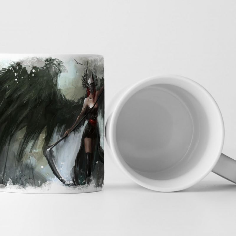 Tasse Geschenk Weibliche Kriegerin mit großen schwarzen Flügeln