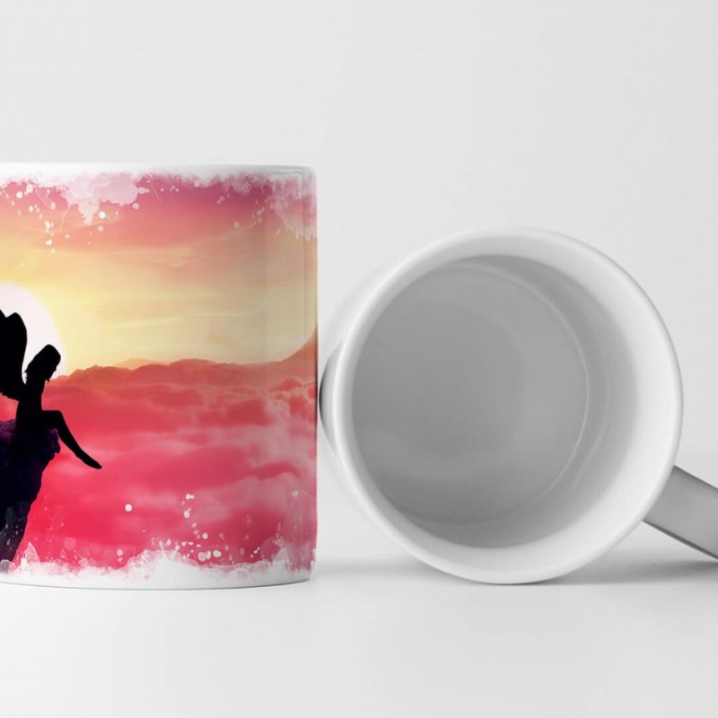 Tasse Geschenk Digitale Grafik – Sitzender Engel über rotem Wolkenhimmel