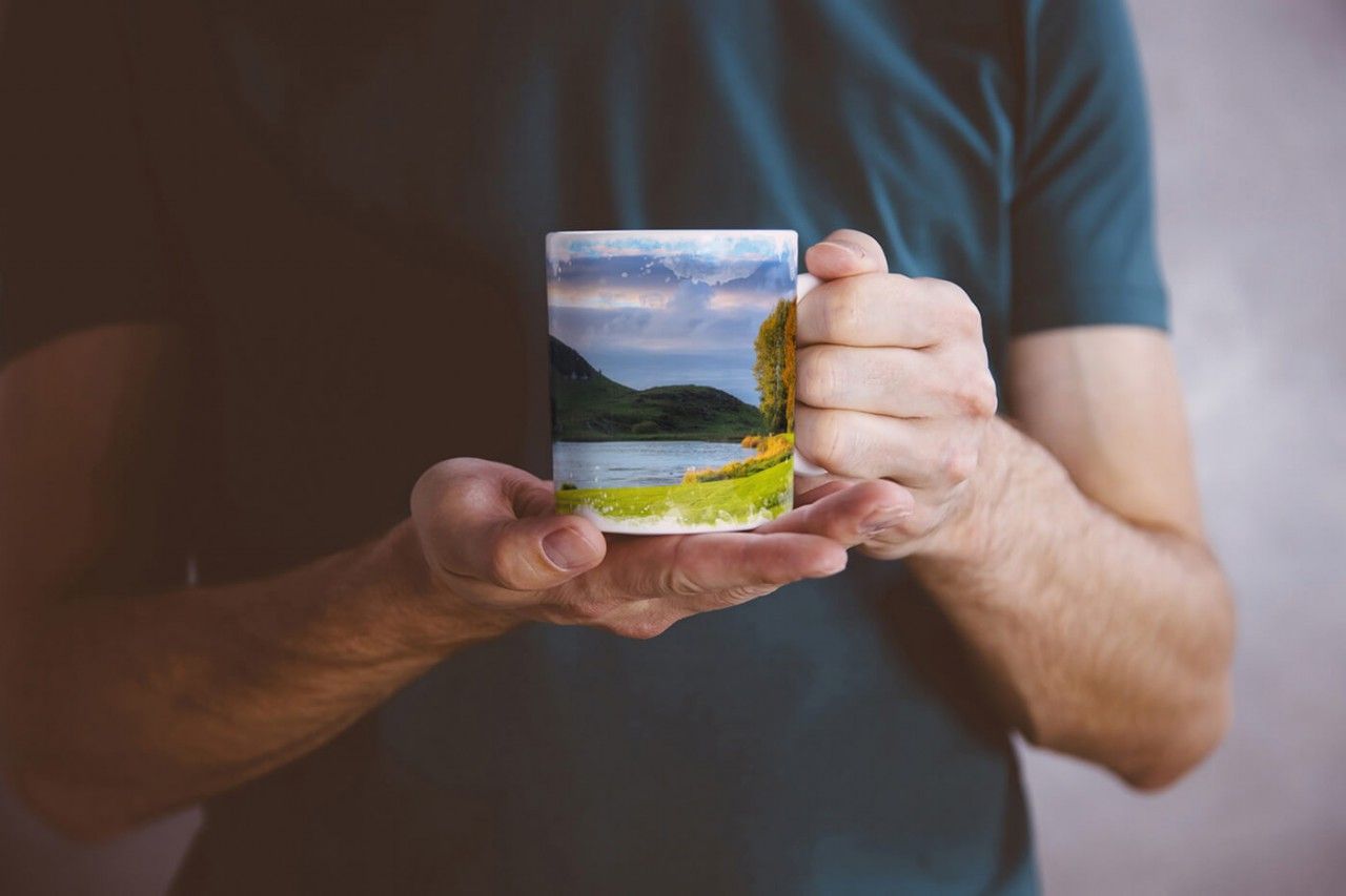 Tasse Geschenk Bergwiese – Sonnenuntergang über dem See, Tasse Geschenk Bild – Schiff bei Unwetter auf rauer See, Tasse Geschenk Fotocollage Piratenschiff vor Vollmond auf See, Tasse Geschenk Fotografie – Seebrücke Sassnitz, Tasse Geschenk Gefrorener See, Tasse Geschenk Großer See, Tasse Geschenk Herbstwald und See – Ölfarben, Tasse Geschenk Illustration mit Wasserfarben – nebliger Morgen am See, Tasse Geschenk Landschaftsfotografie –  Einsames Segelschiff auf See, Tasse Geschenk Landschaftsfotografie –  Moraine See im Banff Nationalpark Kanada, Tasse Geschenk Landschaftsfotografie – Alpen am See, Tasse Geschenk Landschaftsfotografie – Alpensee in der Schweiz, Tasse Geschenk Landschaftsfotografie – Altai Gebirge am See, Tasse Geschenk Landschaftsfotografie – Baum am spiegelnden See, Tasse Geschenk Landschaftsfotografie – Berge am Pangong Tso See Tibet, Tasse Geschenk Landschaftsfotografie – Blauer See im Bergtal Pantagonien Argentinien, Tasse Geschenk Landschaftsfotografie – Cape Hatteras Seeküste mit Pier, Tasse Geschenk Landschaftsfotografie – Der magische Mono See, Tasse Geschenk Landschaftsfotografie – Dramatischer Himmel über der See, Tasse Geschenk Landschaftsfotografie – Dunkler Himmel über stürmischer See, Tasse Geschenk Landschaftsfotografie – Ein Morgen in Moeraki Boulders Neuseeland, Tasse Geschenk Landschaftsfotografie – Einsamer Baum am See, Tasse Geschenk Landschaftsfotografie – Einsamer Baum am Wanaka See Neuseeland, Tasse Geschenk Landschaftsfotografie – Einsamer Pier auf stiller See, Tasse Geschenk Landschaftsfotografie – Einsamer Steg am See, Tasse Geschenk Landschaftsfotografie – Einsames Boot am eingefrorenen See, Tasse Geschenk Landschaftsfotografie – Felsen am Strand Neuseeland schwarz weiß, Tasse Geschenk Landschaftsfotografie – Fox Gletscher Neuseeland, Tasse Geschenk Landschaftsfotografie – Friedlicher Dal See in Kaschmir Indien, Tasse Geschenk Landschaftsfotografie – Gebirge vor türkisem See, Tasse Geschenk Landschaftsfotografie – Gebirgslandschaft mit Schnee und See, Tasse Geschenk Landschaftsfotografie – Gletscher am See Pantagonien Chile, Tasse Geschenk Landschaftsfotografie – Goldener Schilfsee, Tasse Geschenk Landschaftsfotografie – Goldener Sonnenaufgang in Kaikoura Neuseeland, Tasse Geschenk Landschaftsfotografie – Graslandschaft in Neuseeland, Tasse Geschenk Landschaftsfotografie – Graue See, Tasse Geschenk Landschaftsfotografie – Idyllischer Moraine See Banff-Nationalpark, Tasse Geschenk Landschaftsfotografie – Idyllischer Sonnenaufgang am Lough Gur See, Tasse Geschenk Landschaftsfotografie – Lagune am Torre See mit Bergen Argentinien, Tasse Geschenk Landschaftsfotografie – Leuchtturm bei rauer See, Tasse Geschenk Landschaftsfotografie – Lila und rosa Lupinen Tekapo See Neuseeland, Tasse Geschenk Landschaftsfotografie – Matterhorn Gipfel am Riffelsee in der Schweiz, Tasse Geschenk Landschaftsfotografie – Moraine See im Banff-Nationalpark Kanada, Tasse Geschenk Landschaftsfotografie – Natur Neuseelands am Lake Te Anau, Tasse Geschenk Landschaftsfotografie – Nebel über See bei Sonnenaufgang, Tasse Geschenk Landschaftsfotografie – Phewa See bei Sonnenaufgang Nepal, Tasse Geschenk Landschaftsfotografie – Phewa See mit Booten bei Sonnenaufgang Nepal, Tasse Geschenk Landschaftsfotografie – Rocky Mountains am Moraine See Kanada, Tasse Geschenk Landschaftsfotografie – Ruhige See, Tasse Geschenk Landschaftsfotografie – Schilf am See Chile, Tasse Geschenk Landschaftsfotografie – Schönheit Neuseelands, Tasse Geschenk Landschaftsfotografie – Schwimmender Händler in Seerosen Vietnam, Tasse Geschenk Landschaftsfotografie – See bei Sternennacht, Tasse Geschenk Landschaftsfotografie – See im Hochgebirge, Tasse Geschenk Landschaftsfotografie – See in den Tatra Bergen Polen, Tasse Geschenk Landschaftsfotografie – See mit Gebirge Schweiz, Tasse Geschenk Landschaftsfotografie – See mit grauem Gletscher Pantagonien Chile, Tasse Geschenk Landschaftsfotografie – Sonnenaufgang bei Moeraki Boulders Neuseeland, Tasse Geschenk Landschaftsfotografie – Sonnenaufgang beim Mitre Peak Neuseeland, Tasse Geschenk Landschaftsfotografie – Sonnenaufgang in Neuseeland, Tasse Geschenk Landschaftsfotografie – Spiegelglatter See mit Steinen Neuseeland, Tasse Geschenk Landschaftsfotografie – Stiller Bergsee, Tasse Geschenk Landschaftsfotografie – Stürmische See bei Nacht mit Gewitter, Tasse Geschenk Landschaftsfotografie – Surferwelle in Kaikoura Neuseeland