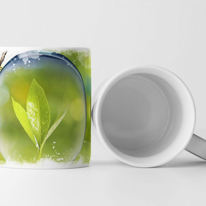 Tasse Geschenk Naturfotografie – Glühbirne mit Spross und Schmetterling