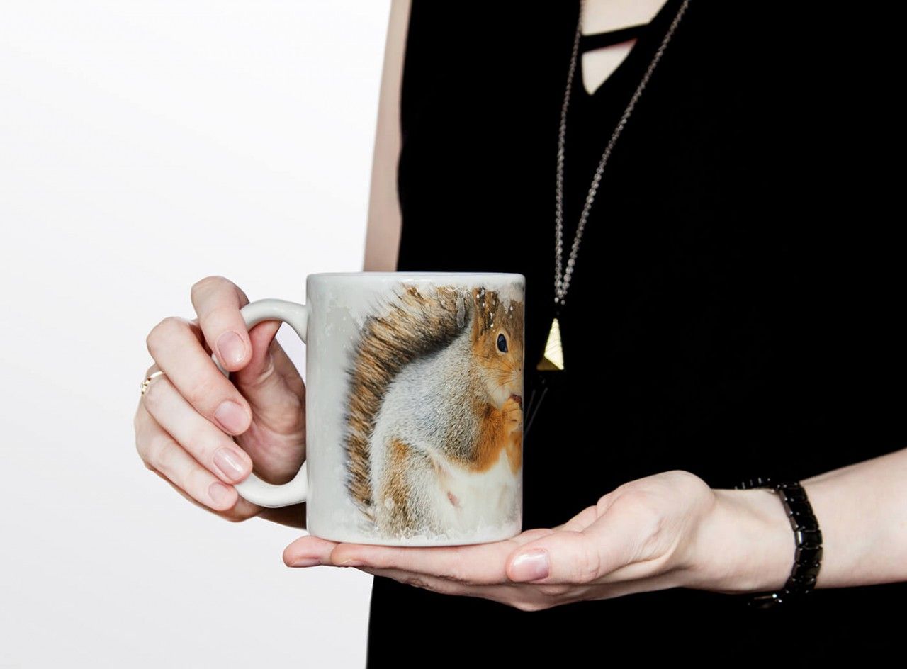 Tasse Geschenk  Fotografie – Winterabend im Park mit Schneeflocken, Tasse Geschenk Blick über eine Winterlandschaft, Tasse Geschenk Die Magie des Winters – Eiskristalle am Fenster, Tasse Geschenk Die Magie des Winters – Frost an der Scheibe, Tasse Geschenk Digitale Grafik – Einsame Hütte im Winterwald, Tasse Geschenk Es schneit – Naturfotografie Winterwald, Tasse Geschenk Fotocollage einer abstrakten gespiegelten Winterlandschaft, Tasse Geschenk Fotografie – Winterspaziergang, Tasse Geschenk Großartige Winterlandschaft – Fotografie eines Sonnenuntergangs, Tasse Geschenk Landschaftsfotografie –  Alpine Winterlandschaft, Tasse Geschenk Landschaftsfotografie –  Traumhafte Winterlandschaft bei Sonnenaufgang, Tasse Geschenk Landschaftsfotografie – Fantastische Winterabendlandschaft, Tasse Geschenk Landschaftsfotografie – Fantastische Winterlandschaft Ukraine, Tasse Geschenk Landschaftsfotografie – Gefrorene Winterlandschaft mit Baum, Tasse Geschenk Landschaftsfotografie – Milchstraße über den Winterbergen Ukraine, Tasse Geschenk Landschaftsfotografie – Niagara Wasserfall im Winter, Tasse Geschenk Landschaftsfotografie – Niagara Wasserfall im Winter, Tasse Geschenk Landschaftsfotografie – Schneebedeckte Tannen im Winter, Tasse Geschenk Landschaftsfotografie – Sonniger Wintermorgen in den Bergen, Tasse Geschenk Landschaftsfotografie – Winteraussicht am Meer Island, Tasse Geschenk Landschaftsfotografie – Wintergebirge bei Sonnenuntergang Österreich, Tasse Geschenk Landschaftsfotografie – Winterhimmel, Tasse Geschenk Landschaftsfotografie – Winterlandschaft mit Hütten im Bergtal, Tasse Geschenk Landschaftsfotografie – Winterlicher Sonnenaufgang, Tasse Geschenk Landschaftsfotografie – Wintermärchen, Tasse Geschenk Landschaftsfotografie – Wintermärchen mit Fischaugenobjektiv, Tasse Geschenk Malerische Winterlandschaft am See, Tasse Geschenk Märchenhafte Winterlandschaft – lllustration, Tasse Geschenk Märchenhafter Winter – Illustration, Tasse Geschenk Naturfotografie – Kerbel im Winter, Tasse Geschenk Quaste im Winter gefroren, Tasse Geschenk rotes Eichhörnchen im Winter, Tasse Geschenk Tierfotografie – Kojotepaar im blauen Winterhimmel, Tasse Geschenk Varna – Sonnenuntergang im Winter, Tasse Geschenk Vogel im Winter auf Ast mit Schnee, Tasse Geschenk Winter – Fotografie gefrorenes Gras Frost, Tasse Geschenk Winter Panorama – Beskydy Mountain, Tasse Geschenk Wintermärchenlandschaft, Tasse Geschenk Winternacht Wald und Milchstraße – Fotografie Neujahr