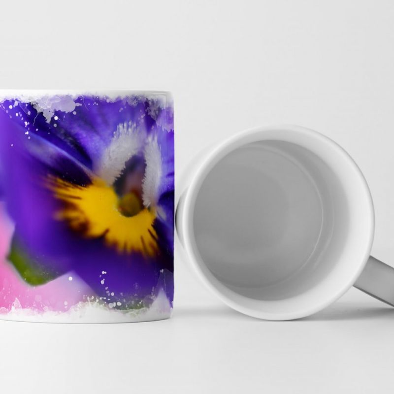 Tasse Geschenk Nahaufnahme einer Irisblüte