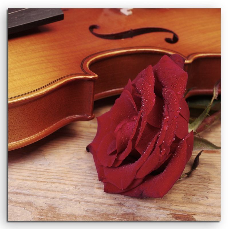 Künstlerische Fotografie – Violine mit roter Rose auf Leinwand