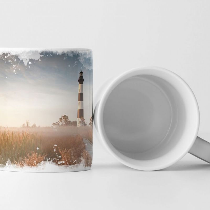 Tasse Geschenk Landschaftsfotografie – Alter Leuchtturm im Herbstnebel USA