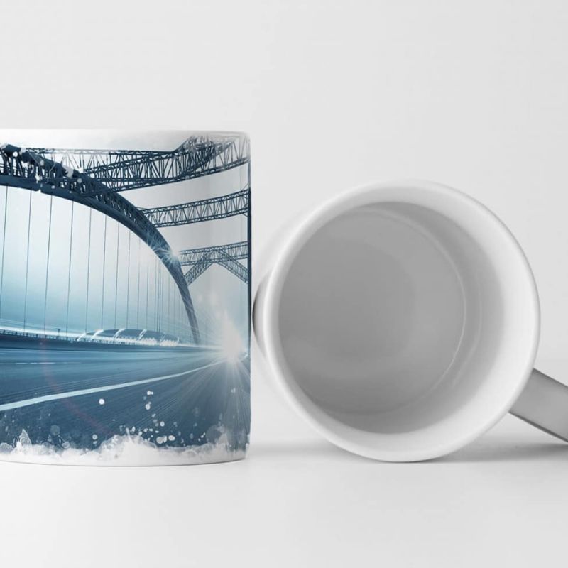 Tasse Geschenk Architekturfotografie – Moderne Brücke bei Nacht