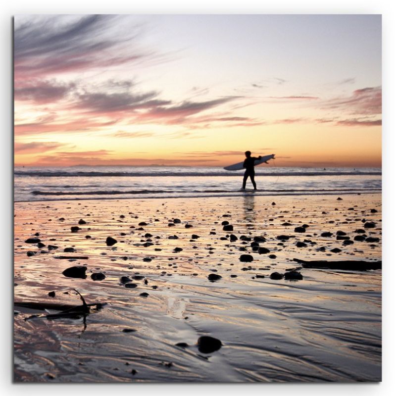 Landschaftsfotografie – Surfer bei Sonnenaufgang  auf Leinwand