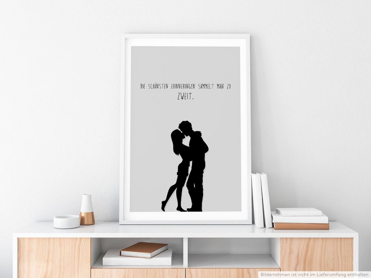 Poster in 60x90cm – Abwarten und Tee trinken., Poster in 60x90cm – Alles besiegt die Liebe., Poster in 60x90cm – Alles Gescheite ist schon gedacht worden, man muss nur versuchen, es noch einmal, Poster in 60x90cm – Alles was du willst, ist auf der anderen Seite der Angst., Poster in 60x90cm – Am Ende der Ausreden beginnt dein Leben., Poster in 60x90cm – An der Vergangenheit hängt nur, wer keinen Mut für die eigene Zukunft hat., Poster in 60x90cm – Anfangen ist leicht, beharren ist Kunst., Poster in 60x90cm – Arbeit, Müßigkeit und Ruh, schliesst dem Arzt die Türe zu., Poster in 60x90cm – Auch aus Steinen, die einem in den Weg gelegt werden, kann man schönes bauen., Poster in 60x90cm – Auch im Alphabet kommt Anstrengung vor Erfolg., Poster in 60x90cm – Aufwachen ist die beste Art, seine Träume wahr zu machen., Poster in 60x90cm – Beginne dich selbst zu lieben und es wird dich nicht interessieren wer dich hass, Poster in 60x90cm – Bevor wir fallen, fallen wir lieber auf., Poster in 60x90cm – Chancen multiplizieren sich, wenn man sie ergreift., Poster in 60x90cm – Das beste Gebet ist Geduld., Poster in 60x90cm – Das Leben ist ein Spiel, spiele um zu gewinnen., Poster in 60x90cm – Das Leben und dazu eine Katze, das gibt eine unglaubliche Summe., Poster in 60x90cm – Das Leben und die Liebe können einfach sein, wenn du es leicht nimmst., Poster in 60x90cm – Dein Körper kann alles schaffen. Es ist dein Geist, den du überzeugen musst., Poster in 60x90cm – Dein stärkster Muskel ist dein Wille!, Poster in 60x90cm – Denke daran, dass schweigen manchmal die beste Antwort ist., Poster in 60x90cm – Denken wird Angst nicht überwinden. Handeln schon!, Poster in 60x90cm – Der beste Anker ist das Haus., Poster in 60x90cm – Der Charakter ruht auf der Persönlichkeit, nicht auf den Talenten., Poster in 60x90cm – Der Clown ist die wichtigste Mahlzeit am Tag., Poster in 60x90cm – Der Geist ist die Quelle aller Verwirrung., Poster in 60x90cm – Der Kuss ist der Reim im Gedicht der Liebe., Poster in 60x90cm – Der Verstand teilt, aber das Herz verbindet., Poster in 60x90cm – Der Weg liegt nicht im Himmel der Weg liegt im Herzen., Poster in 60x90cm – Der Wille ist der Schlüssel, der Weg nur das Schloss, und der Mut die Klinke., Poster in 60x90cm – Die Gegenwart ist der größte Baustein der Zukunft., Poster in 60x90cm – Die grausame Ironie der Hausarbeit ist: Die Leute bemerken nur wenn du sie nicht, Poster in 60x90cm – Die Herrschaft über den Augenblick ist die Herrschaft über das Leben., Poster in 60x90cm – Die Küsse sind das Kleingeld der Liebe., Poster in 60x90cm – Die Liebe ist blind, oder sie drückt ein Auge zu., Poster in 60x90cm – Die Lippen einer Frau sind das Tor zu ihrer Seele., Poster in 60x90cm – Die schönsten Erinnerungen sammelt man zu zweit., Poster in 60x90cm – Die schwierigste Zeit in unserem Leben ist die beste Gelegenheit, innere Stärke, Poster in 60x90cm – Die Welt urteilt nach dem Scheine., Poster in 60x90cm – Die wertvollsten Erinnerungen fangen mit Mut an., Poster in 60x90cm – Du bekommst nichts sauber, ohne etwas anderes schmutzig zu machen., Poster in 60x90cm – Du kannst die Zukunft verändern mit dem was du heute tust., Poster in 60x90cm – Du wirst morgen sein, was du heute denkst., Poster in 60x90cm – Dumme Gedanken hat jeder, aber der Weise verschweigt sie., Poster in 60x90cm – Egal wie gut es dir geht, Bill Gates besser., Poster in 60x90cm – Ein Kuss ist die schönste Art, gemeinsam den Mund zu halten., Poster in 60x90cm – Ein Mensch ohne Ziele ist wie ein Vogel ohne Flügel., Poster in 60x90cm – Ein Tag ohne ein Lächeln ist ein verschwendeter Tag., Poster in 60x90cm – Ein weises Mädchen kennt ihre Grenzen, ein cleveres Mädchen weiß, dass Sie keine, Poster in 60x90cm – Ein Ziel ist ein Traum mit Termin., Poster in 60x90cm – Einen Kuss kann man abwischen, aber das Feuer im Herzen nicht löschen., Poster in 60x90cm – Eines meiner Ziele ist, immer Ziele zu haben., Poster in 60x90cm – Ene kluge Frau vergisst nie ein Rätsel zu sein., Poster in 60x90cm – Erinnere dich daran, warum du begonnen hast., Poster in 60x90cm – Erstrebe das, womit du glücklich bist., Poster in 60x90cm – Es gibt keine Ausrede, es nicht zu versuchen., Poster in 60x90cm – Es gibt keinen Weg zum Glück. Glücklich-sein ist der Weg., Poster in 60x90cm – Es gibt Wichtigeres im Leben, als beständig dessen Geschwindigkeit zu erhöhen., Poster in 60x90cm – Es ist dein Leben, verpass es nicht., Poster in 60x90cm – Es ist der Geist, der sich den Körper baut., Poster in 60x90cm – Es ist ein guter Tag um einen guten Tag zu haben., Poster in 60x90cm – Es ist nicht der Berg, den wir bezwingen  wir bezwingen uns selbst., Poster in 60x90cm – Es ist nicht genug zu wissen, man muss auch anwenden. Es ist nicht genug zu woll, Poster in 60x90cm – Es ist nirgends schöner als daheim, und wenn das zuhause bloß ein Saustall ist.