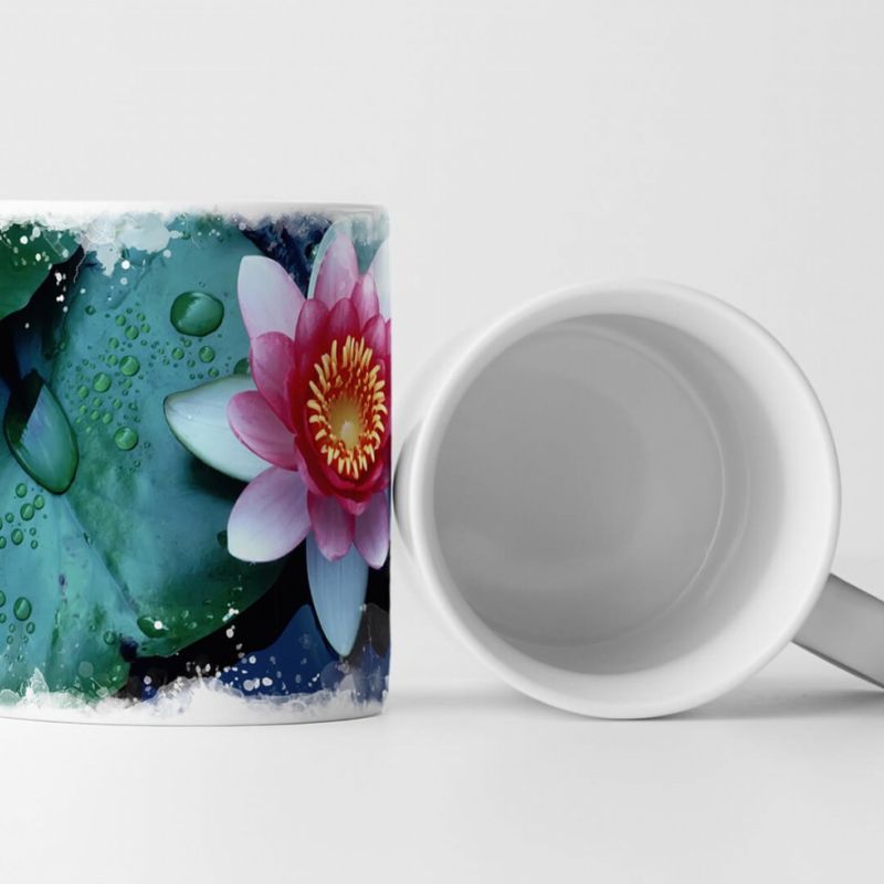 Tasse Geschenk Naturfotografie – Schwimmende rosa Seerose mit Blättern