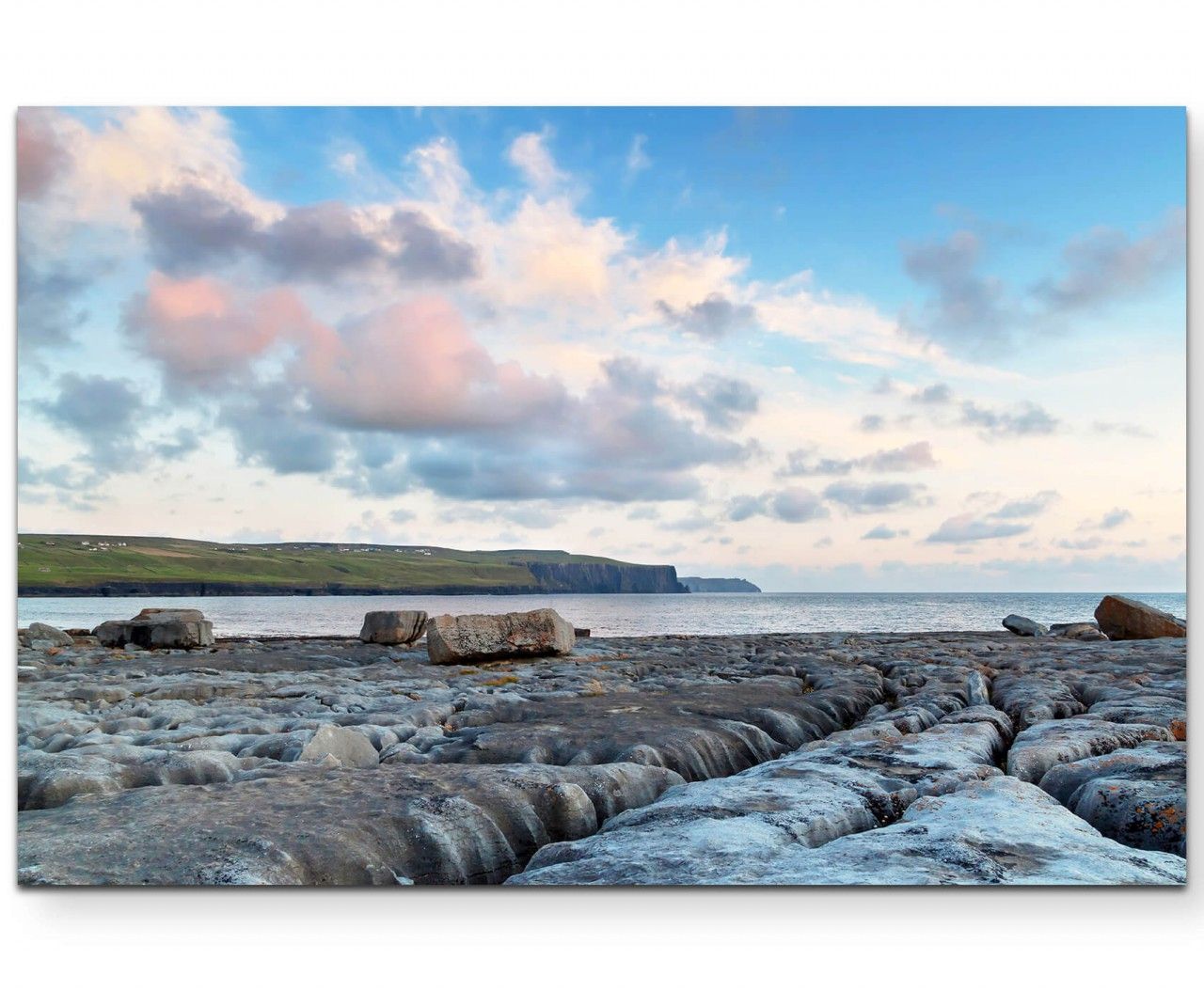 Landschaftsfotografie  Steinfelsen und Blick aufs Meer – Leinwandbild